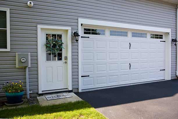 24/7 Emergency Garage Door Panel Replacement experts in Lauderdale County County, MS